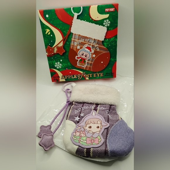 POP MART Accessories - PopMart Apple of My Eye Mini Stocking Magnet Top to close "Snow Dream"